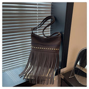 Vintage fringe shoulder bag for women, retro bohemian style