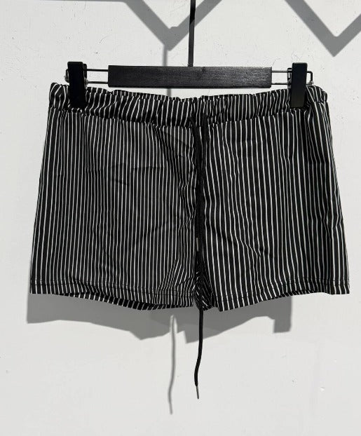 Pantaloni corti a righe marittime