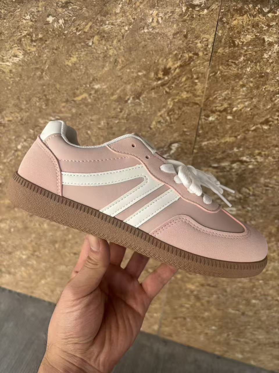Nara | Zapatillas ortopédicas para mujer con puntera ancha y cordones
