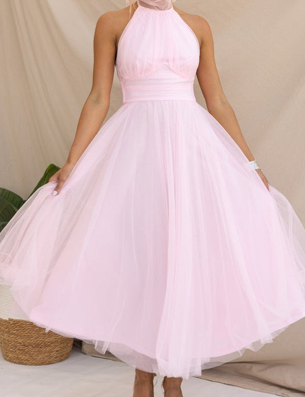 Abito da sera rosa chiaro in tulle, senza maniche, con scollo all'americana, lunghezza al polpaccio, perfetto per cerimonie eleganti e matrimoni.