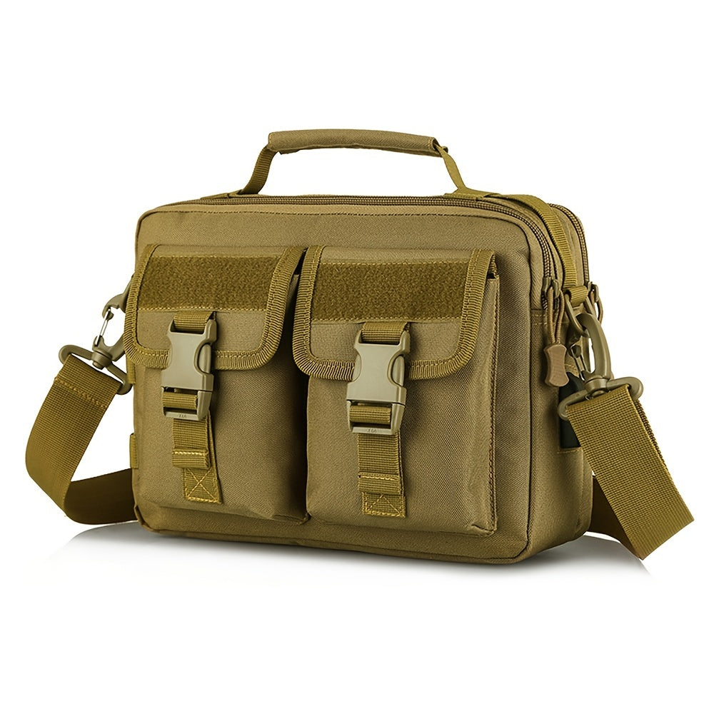 Borsa a tracolla tattica in nylon marrone con doppie tasche frontali, chiusure a fibbia e manico superiore. Ideale per outdoor e attività militari.