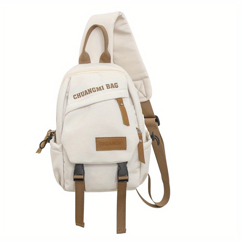 Zaino a tracolla bianco con dettagli marroni, tasche multiple e chiusure a fibbia. Design moderno, ideale per scuola o viaggio.