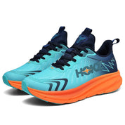 Scarpe da corsa uomo, blu e arancioni, suola ammortizzata, design moderno, traspiranti, ideali per jogging e sport all'aperto.