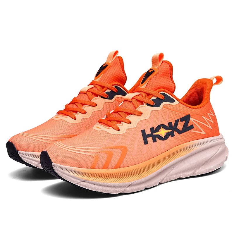 Scarpe da corsa arancioni HOKZ, design sportivo, suola ammortizzata, tomaia traspirante, ideali per allenamento e corsa su strada.