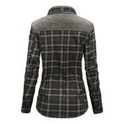 Camicia a quadri da donna, maniche lunghe, motivo scozzese grigio e nero, colletto classico, tessuto morbido, ideale per moda casual autunnale.