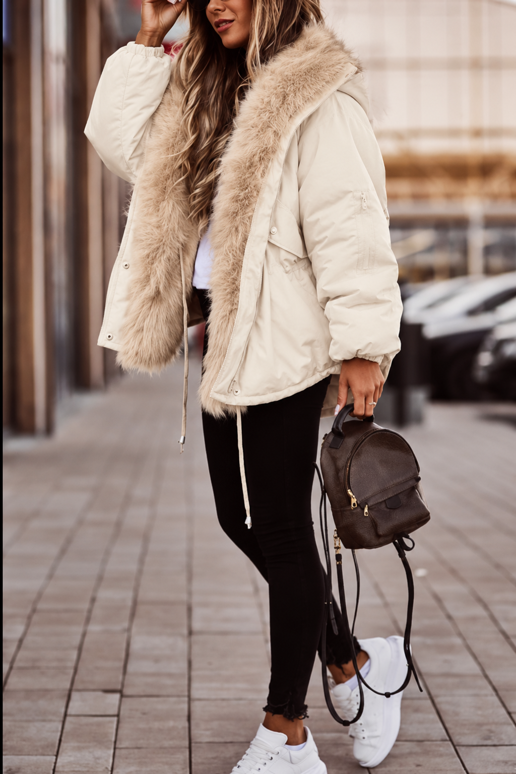 Maria | Parka con Cappuccio e Bordo in Eco-Pelliccia