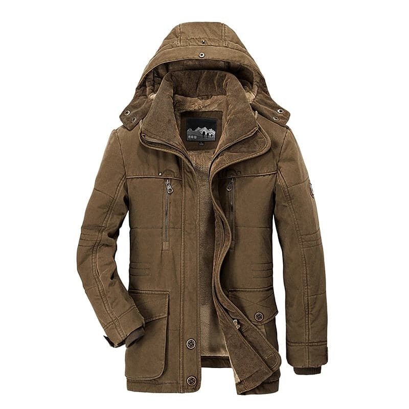 Giacca invernale da uomo marrone con cappuccio, imbottitura calda, tasche multiple e chiusura a zip. Ideale per climi freddi e attività all'aperto.