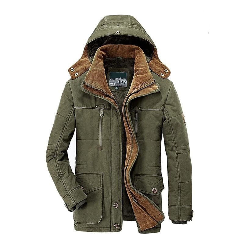 Giacca invernale verde con cappuccio, imbottitura in pelliccia sintetica marrone, chiusura a zip e bottoni, tasche multiple. Ideale per climi freddi.