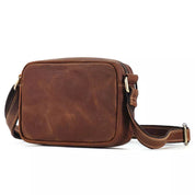 Borsa a tracolla in pelle marrone, design vintage, con cinghia regolabile. Ideale per uomo e donna, perfetta per uso quotidiano e viaggi.