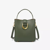 Borsa a tracolla verde oliva in pelle con manico superiore e dettagli in metallo dorato, design elegante e moderno, accessorio moda donna.