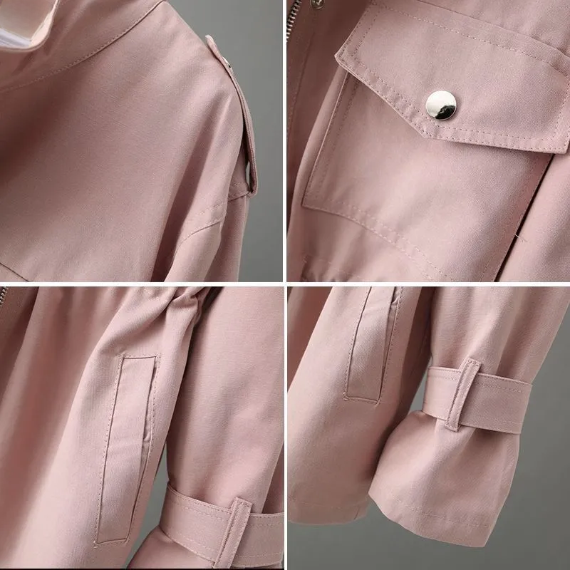 Giacca rosa da donna in tessuto leggero, dettagliata con tasche con patta e bottoni, maniche con cinturino regolabile. Moda elegante e casual.